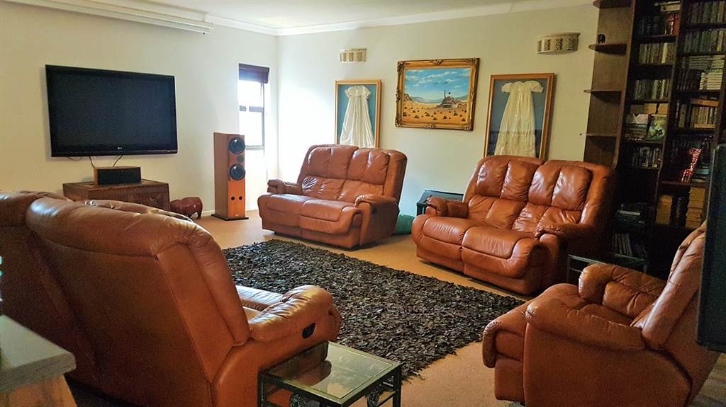 4 Bed House in Stilbaai photo number 19