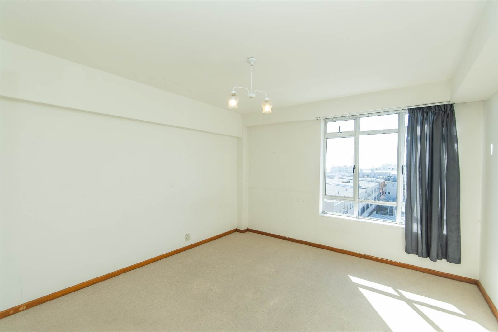2 Bed Apartment in Humewood photo number 17