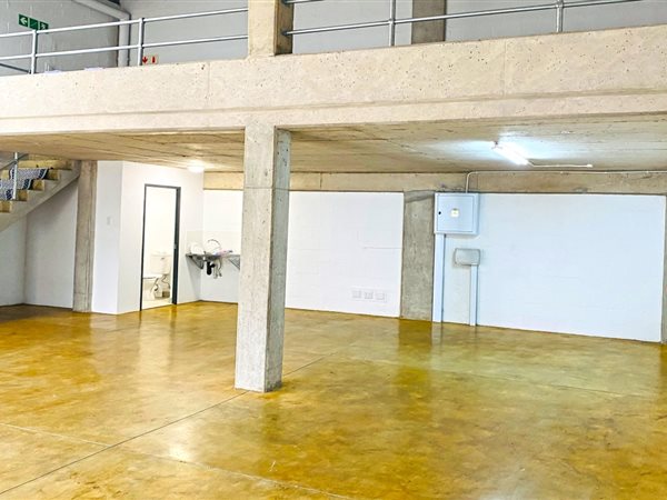 148  m² Industrial space