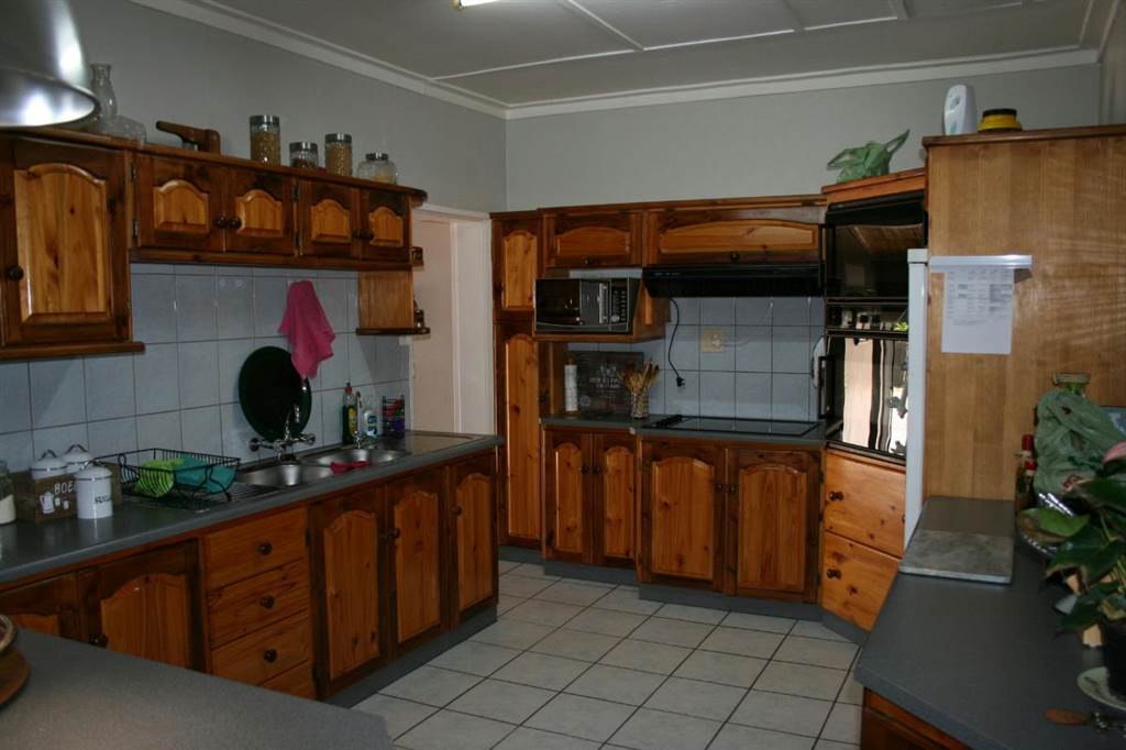4 Bed House in Springbok photo number 11