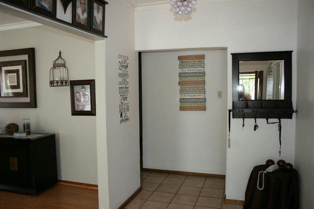 4 Bed House in Springbok photo number 15