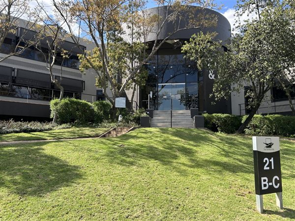432  m² Commercial space in Woodmead