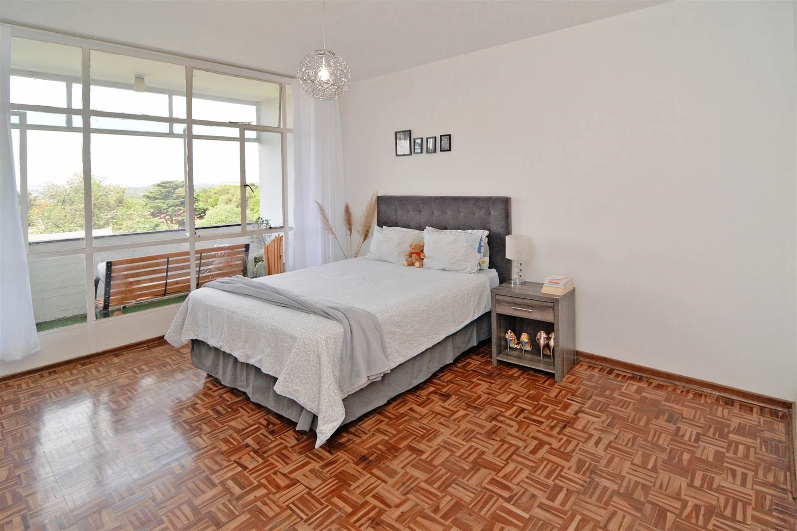 2 Bed Apartment in Kew photo number 15