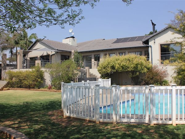 6 Bed House in Waterkloof Heights