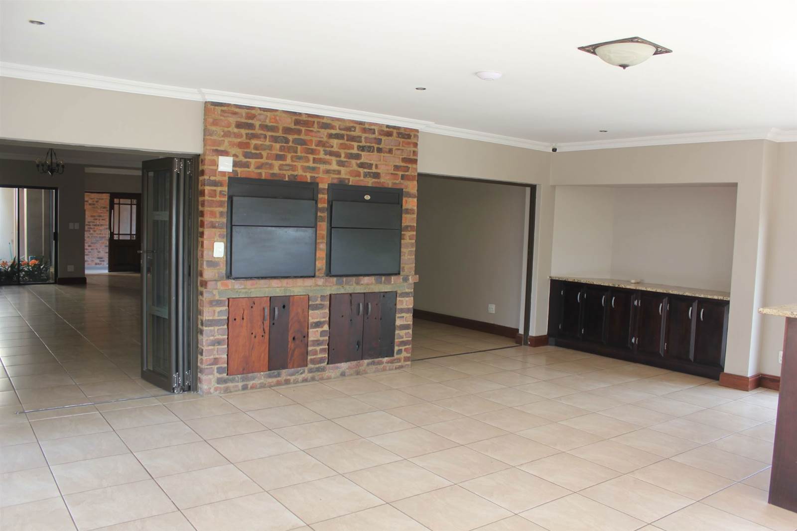 6 Bed House in Waterkloof Heights photo number 18