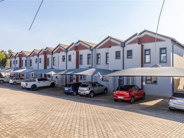 2 Bedroom Townhouse 2 Bedroom Townhouse