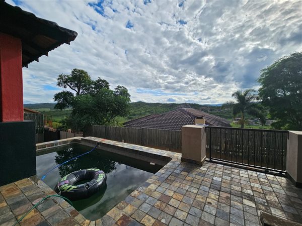 4 Bedroom House 4 Bedroom House
