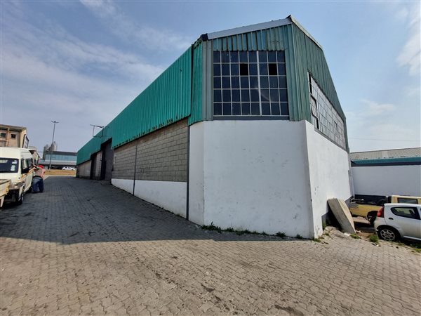 220  m² Industrial space