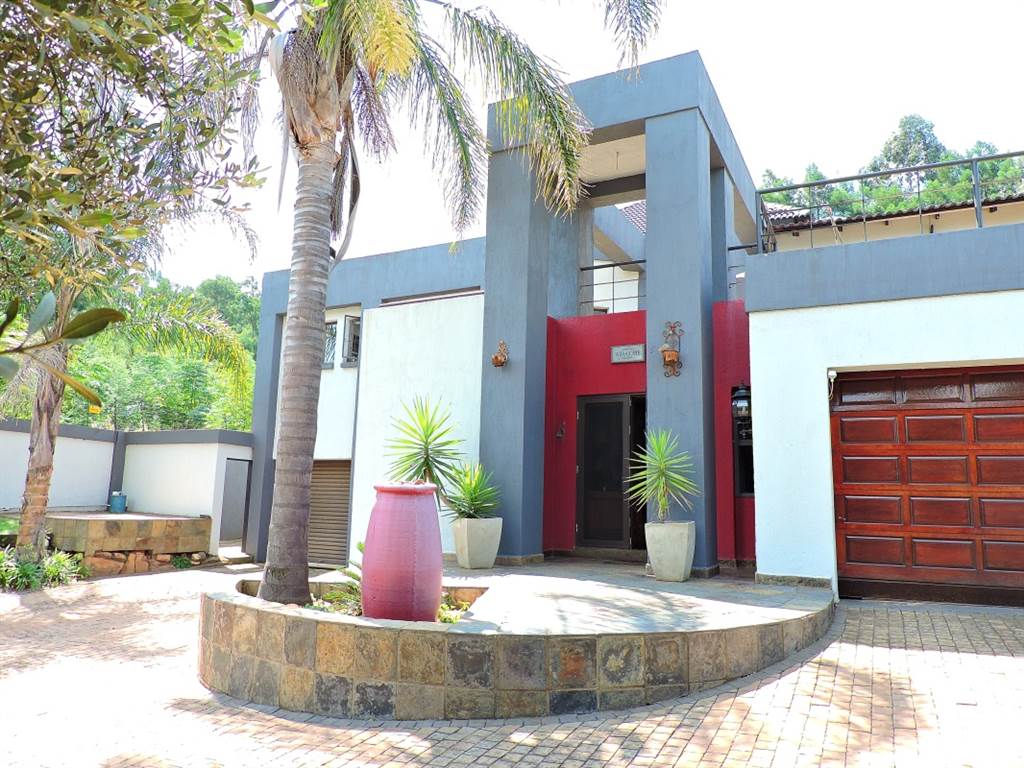 4 Bed House in Bronkhorstbaai photo number 1