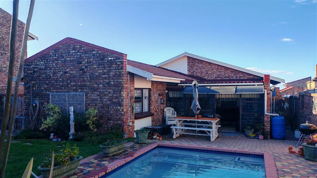 3 Bedroom House 3 Bedroom House
