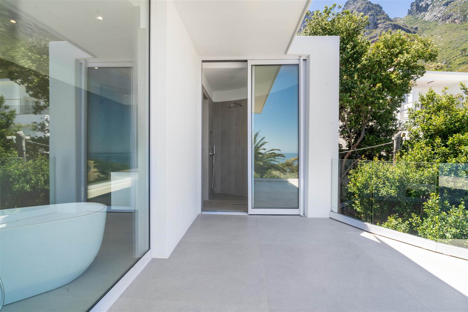 5 Bed House in Camps Bay photo number 29