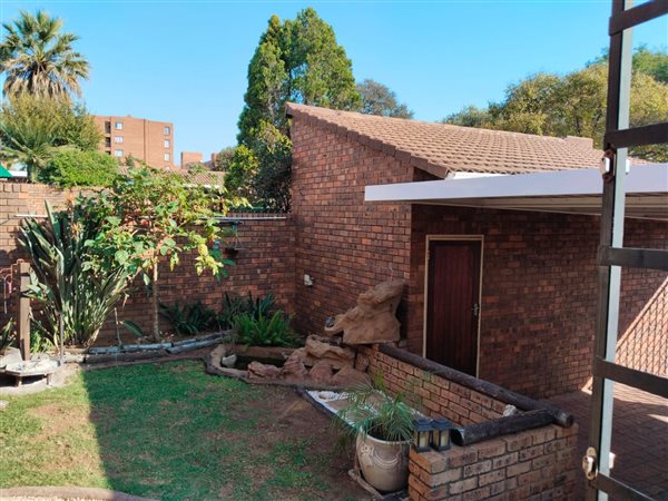 3 Bedroom Townhouse 3 Bedroom Townhouse