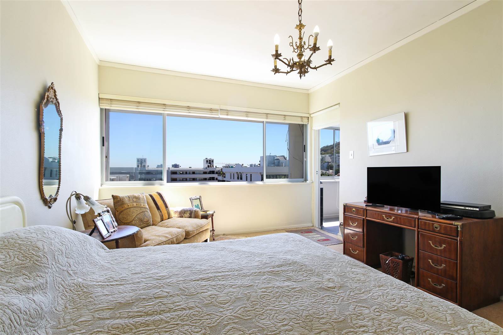 3 Bed Apartment in Sea Point photo number 13