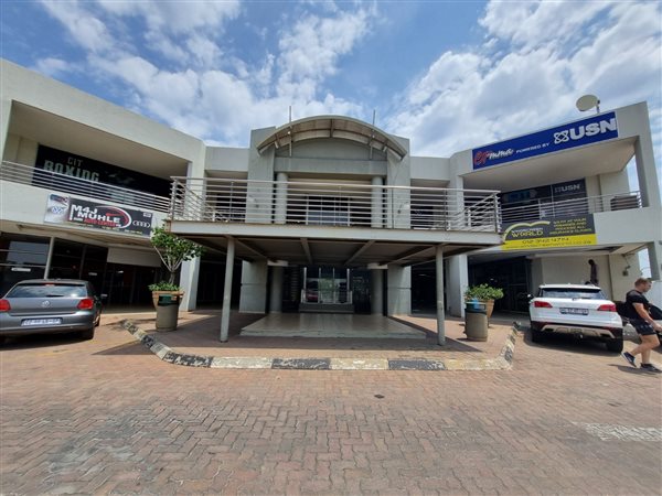 285  m² Commercial space