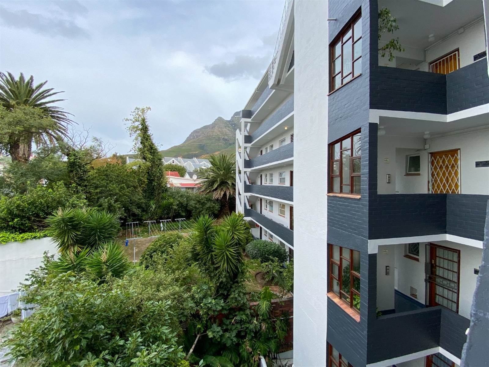 2 Bed Apartment in Vredehoek photo number 21