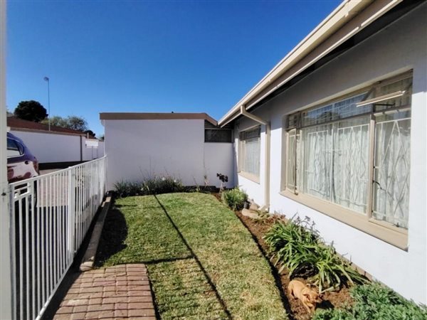 3 Bedroom Townhouse 3 Bedroom Townhouse