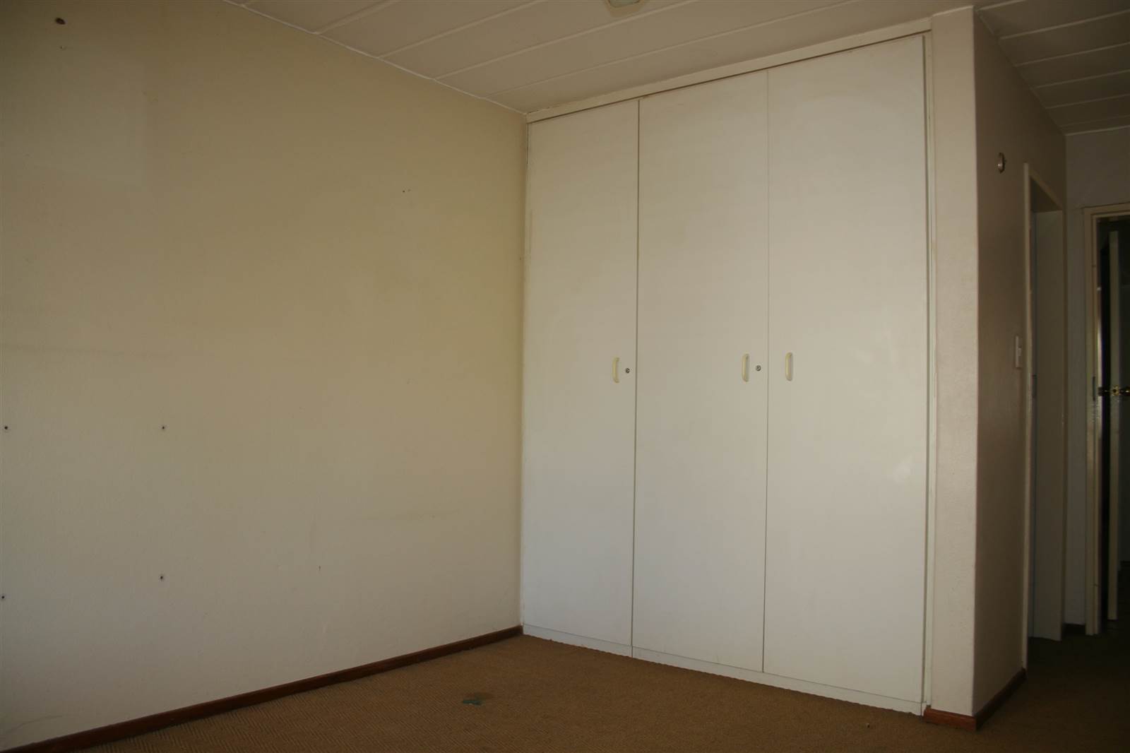 2 Bed Apartment in Hartbeespoort Dam photo number 10