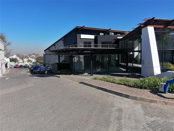 1 410  m² Commercial space