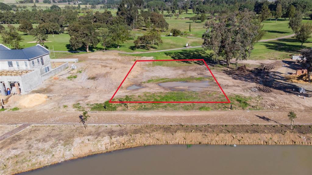 912 m² Land for sale in Devonvale Golf & Wine Estate T4738400