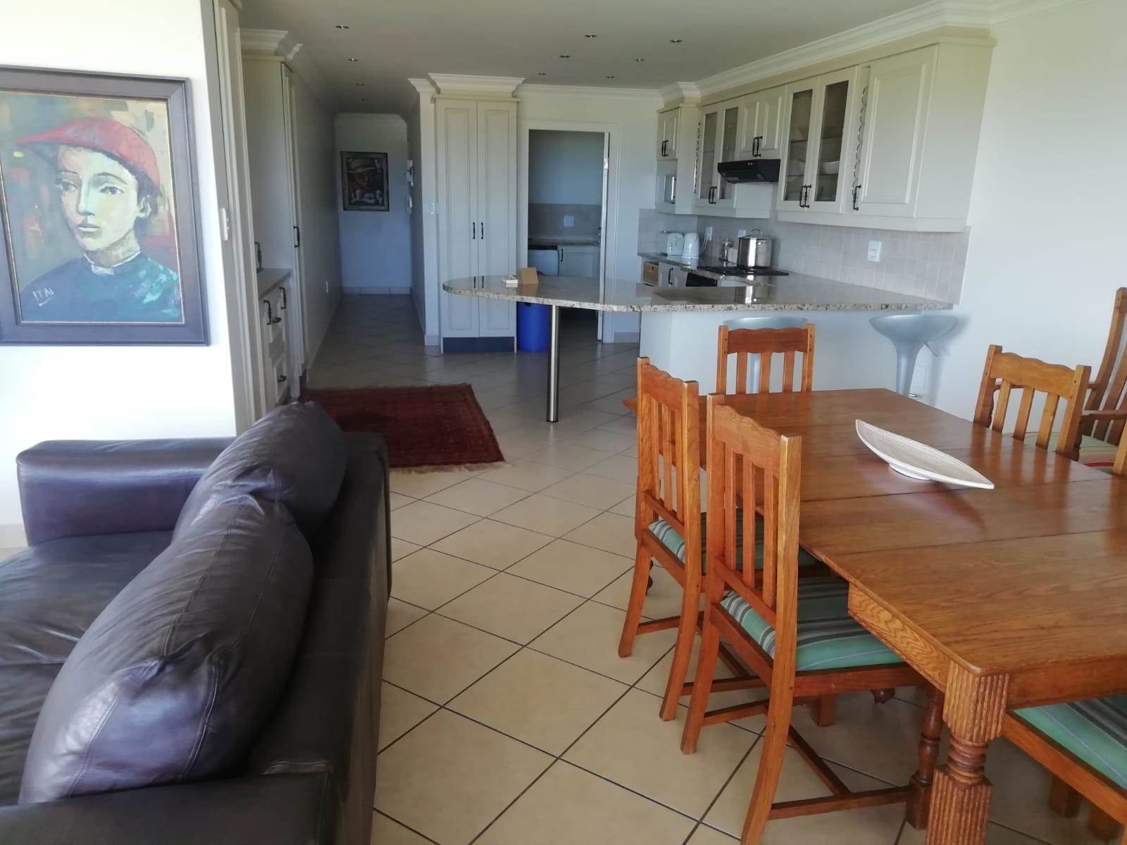 3 Bed Apartment in Jeffreys Bay photo number 4