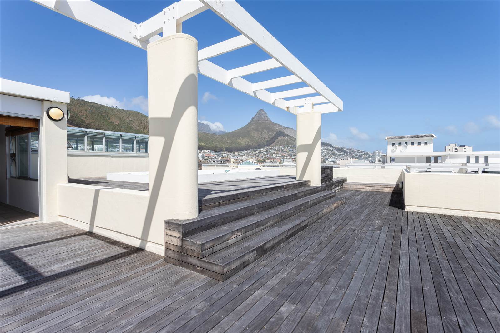 3 Bed Penthouse in Sea Point photo number 16