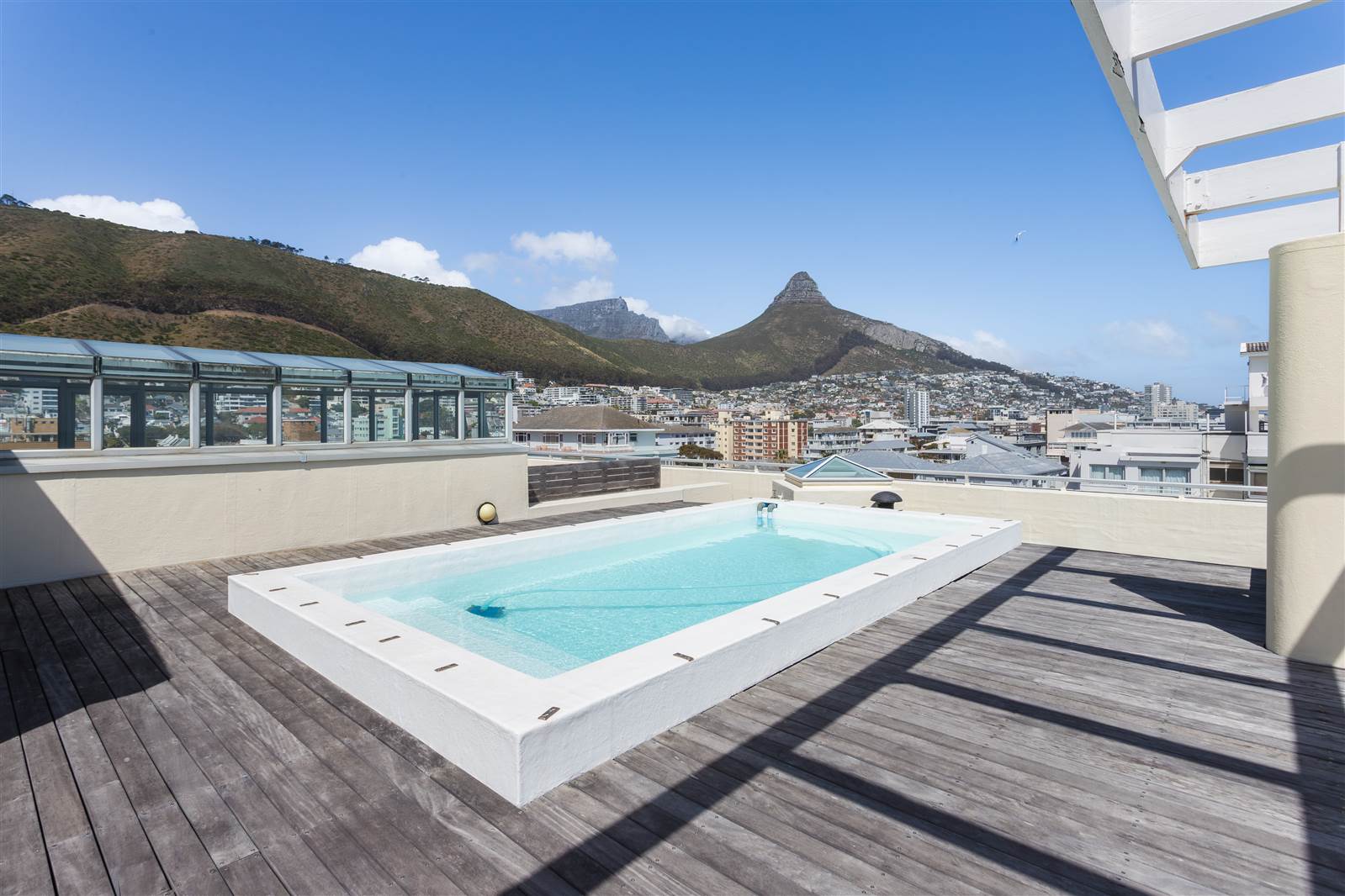 3 Bed Penthouse in Sea Point photo number 1