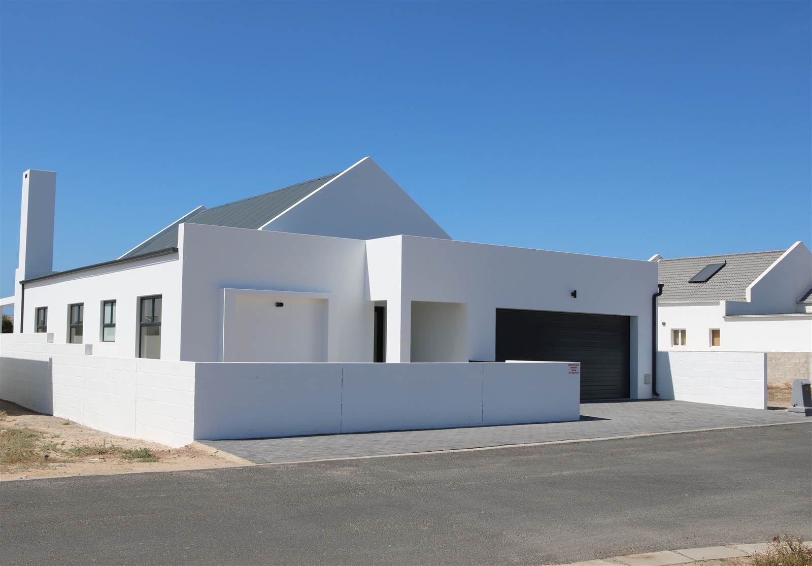 3 Bed House in Britannia Bay photo number 2