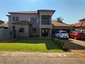 4 Bed House in Rose Acres Estate