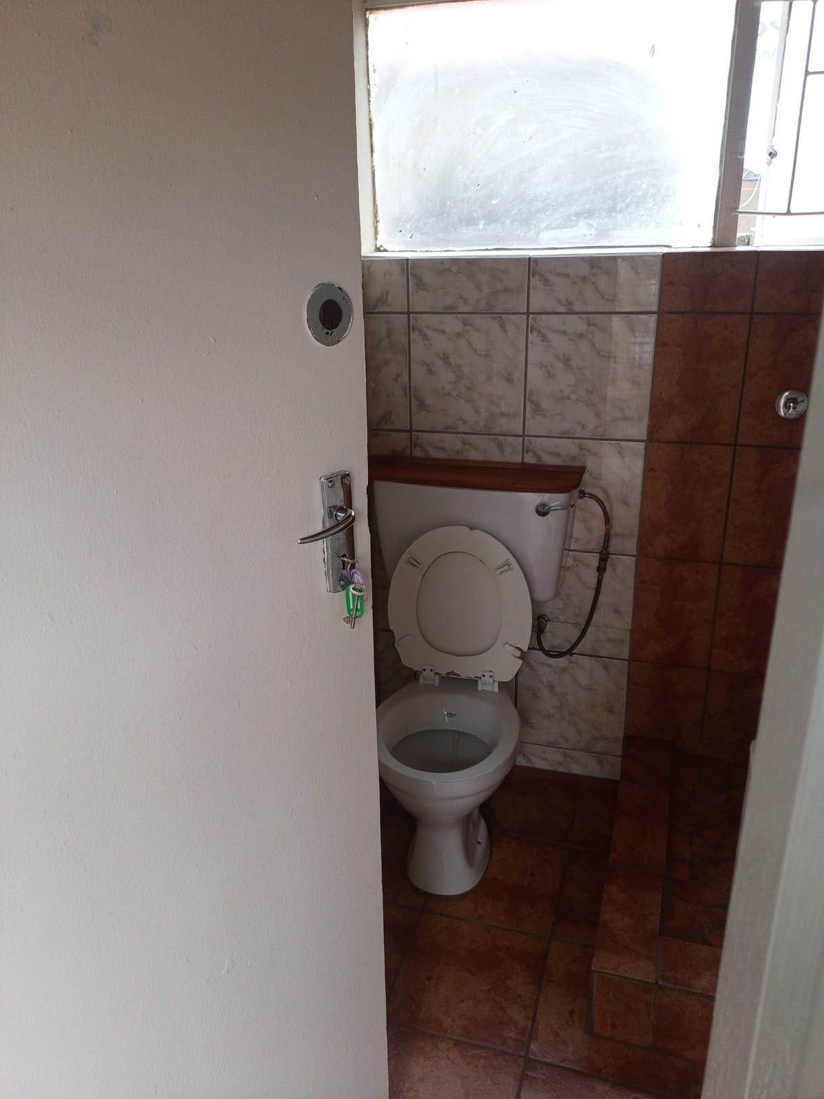 Bachelor apartment in Polokwane Central photo number 8
