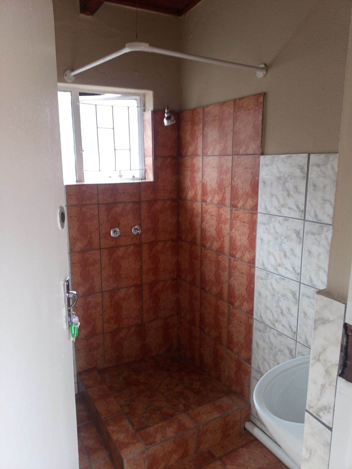 Bachelor apartment in Polokwane Central photo number 7