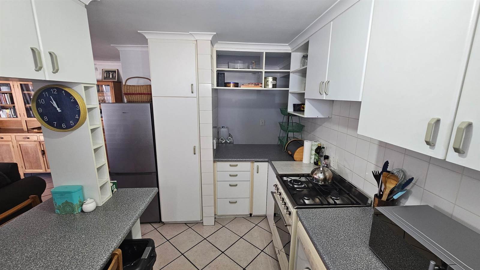 3 Bed Townhouse in Middedorp photo number 10