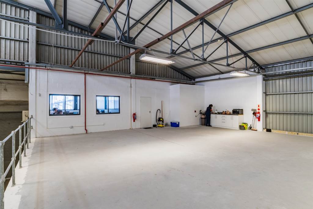 546  m² Industrial space in Blue Downs photo number 12