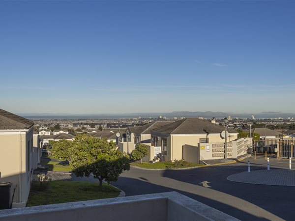 3 Bedroom Townhouse 3 Bedroom Townhouse