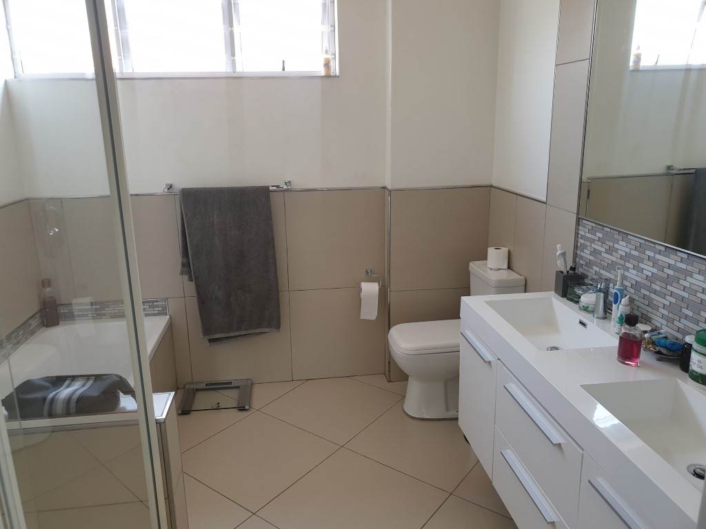 3 Bed Townhouse in Rivonia photo number 18