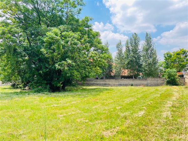 1 050 m² Land 1 050 m² Land