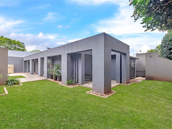 4 Bedroom House 4 Bedroom House