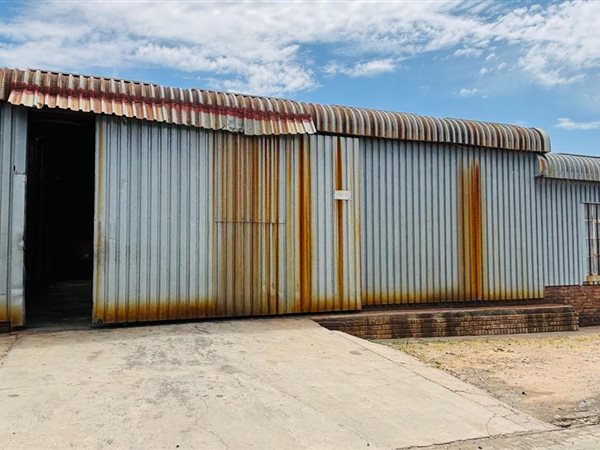 280  m² Industrial space