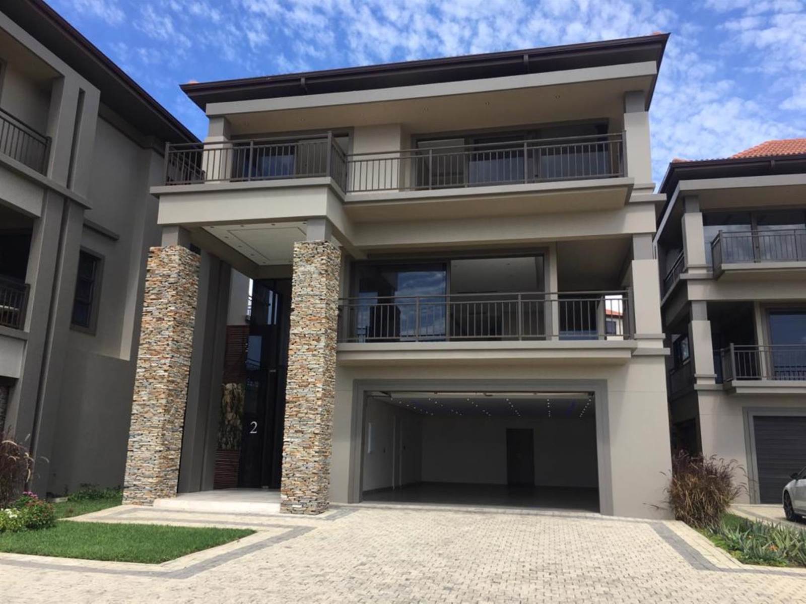 4 Bed Townhouse in Umhlanga Ridge photo number 1