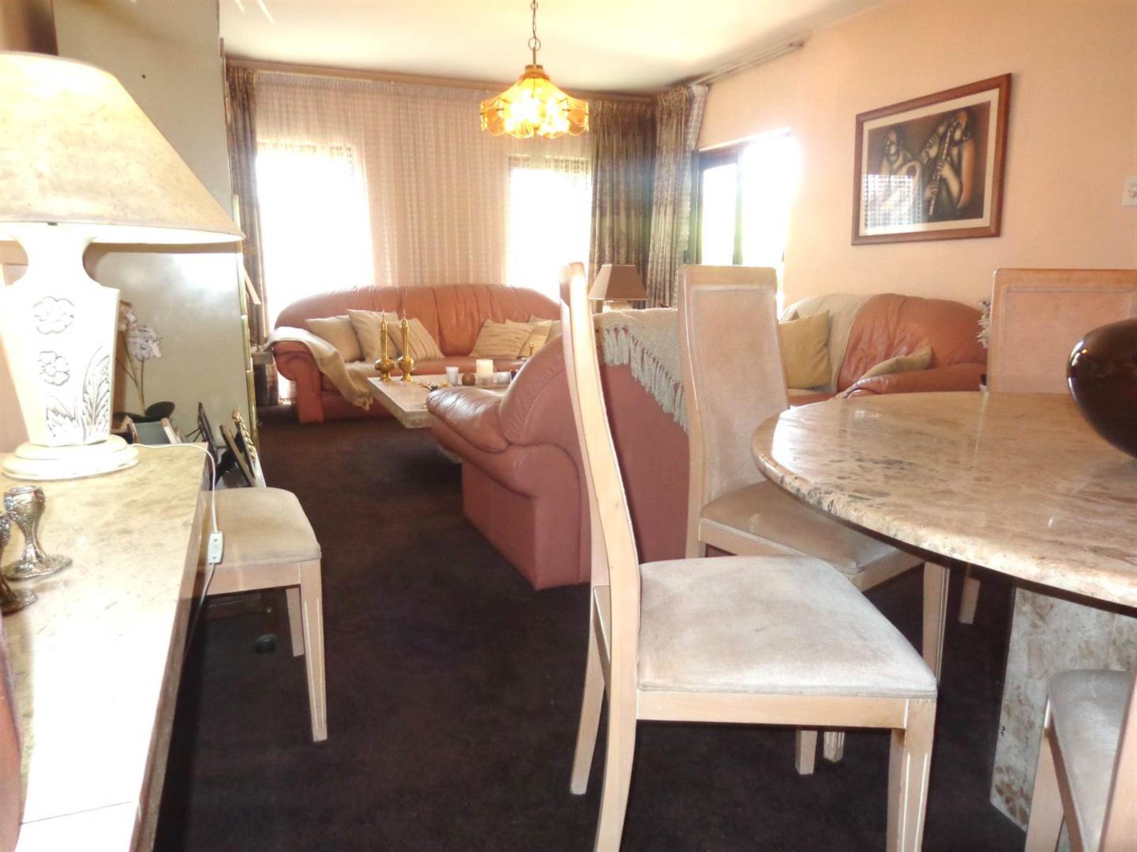 3 Bed Townhouse in Corlett Gardens photo number 5