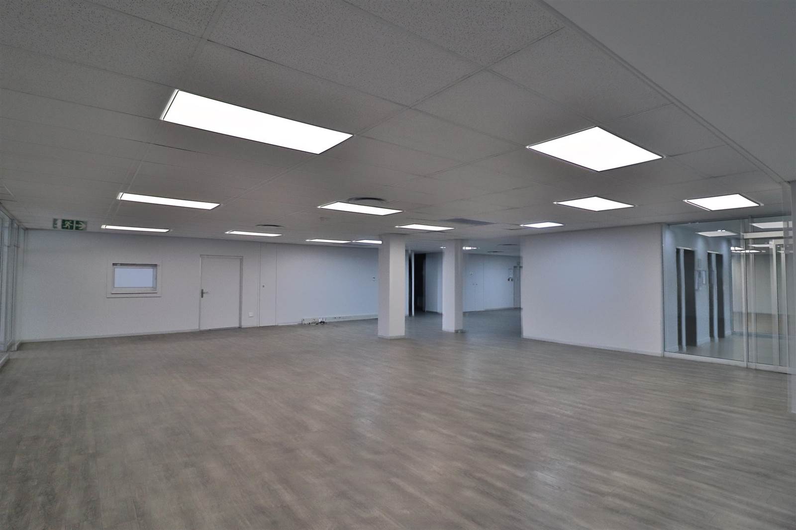 700  m² Commercial space in Sandown photo number 9