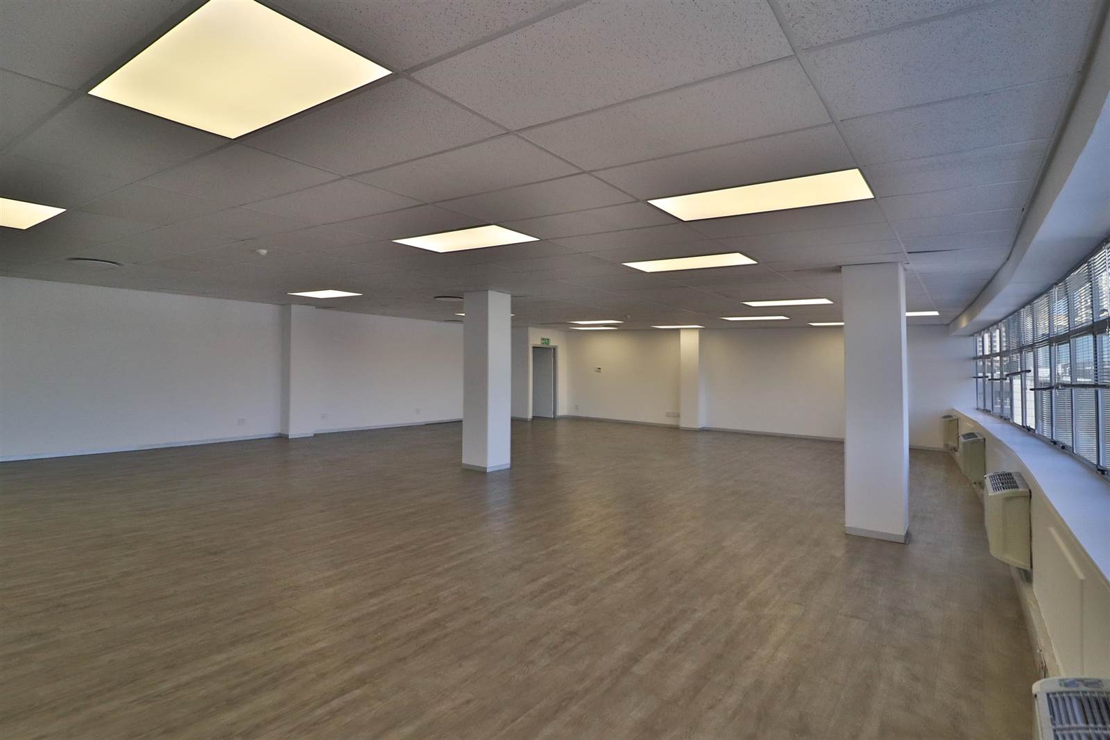 700  m² Commercial space in Sandown photo number 15