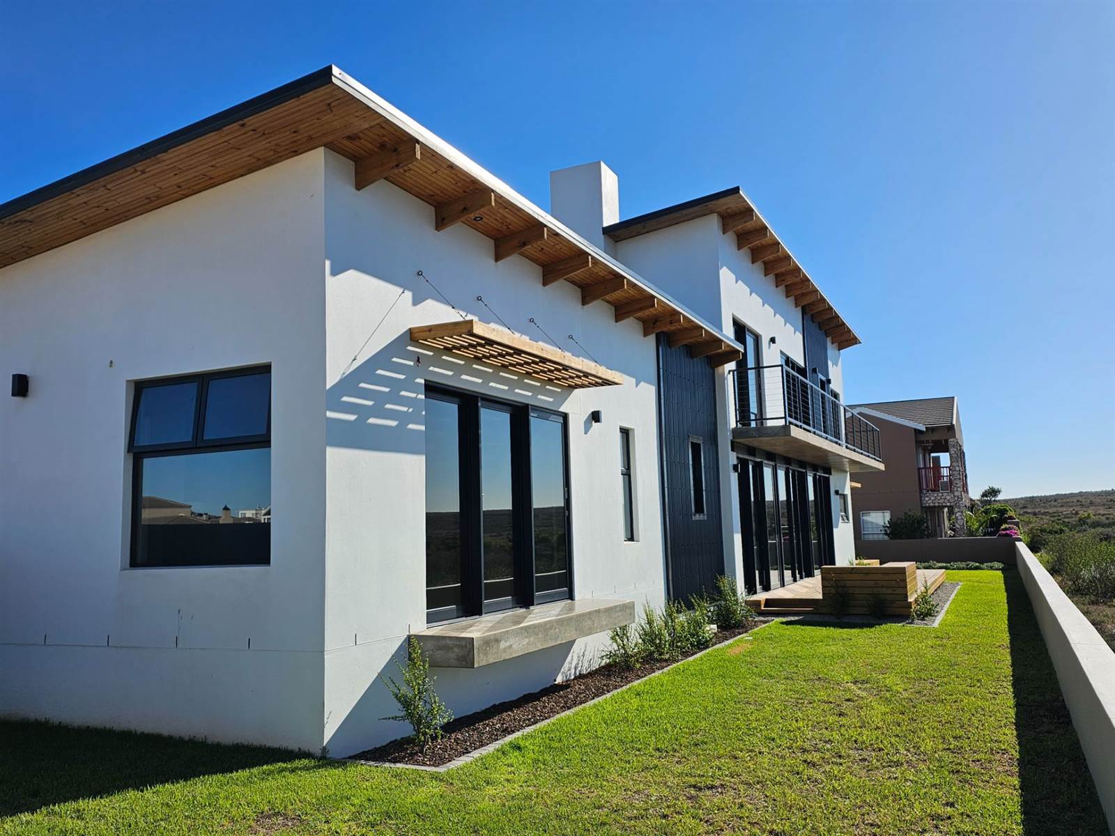 4 Bed House in Myburgh Park photo number 3