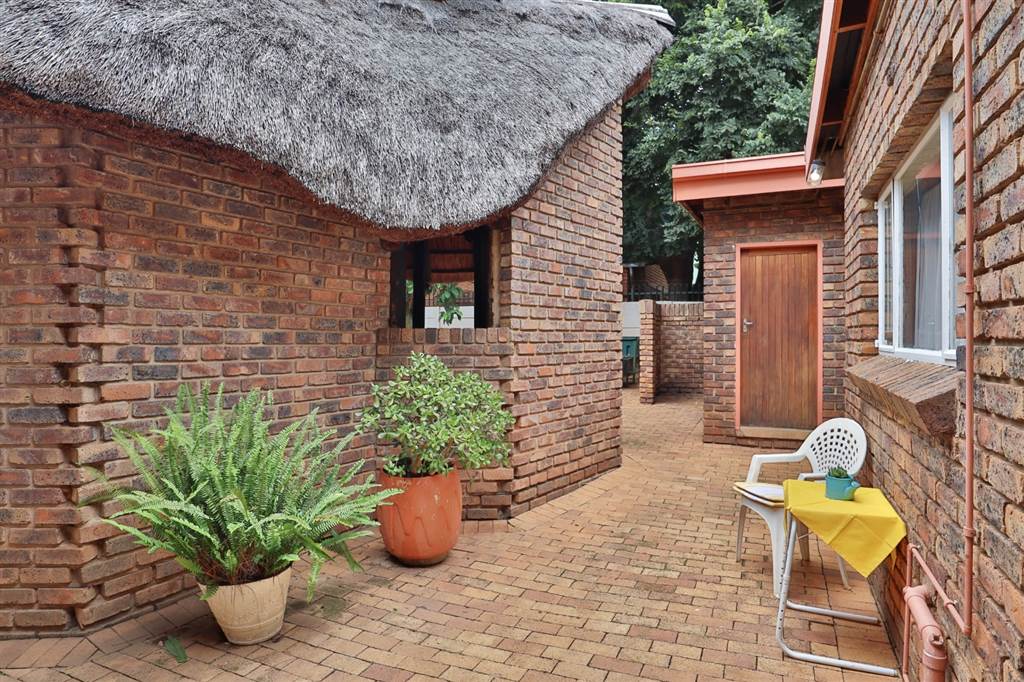 4 Bed House in Pretoria Gardens photo number 27