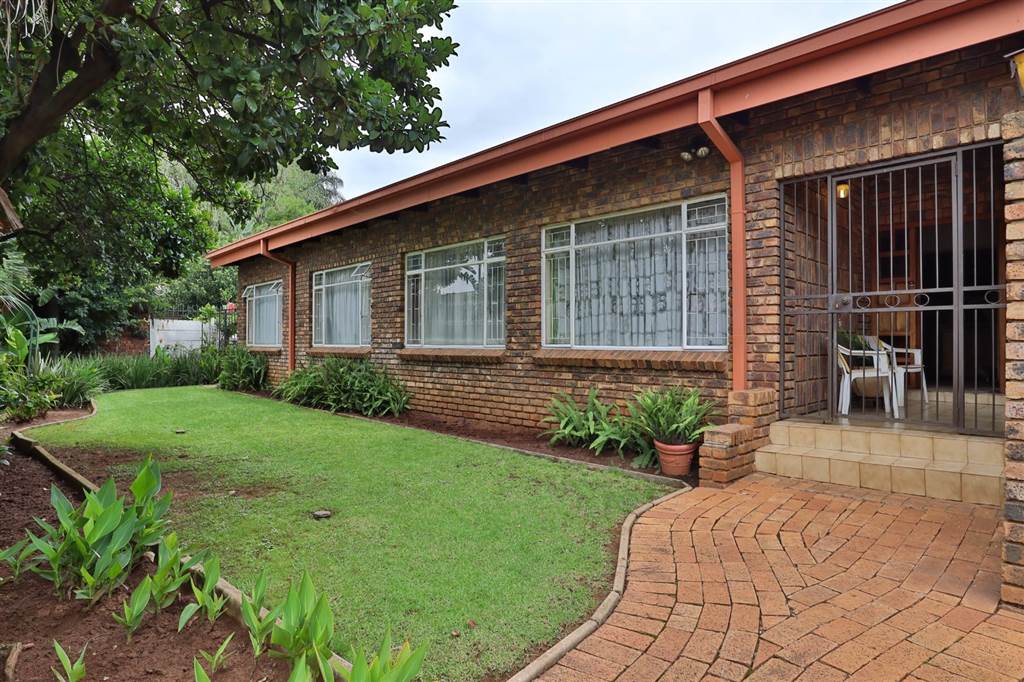 4 Bed House in Pretoria Gardens photo number 8