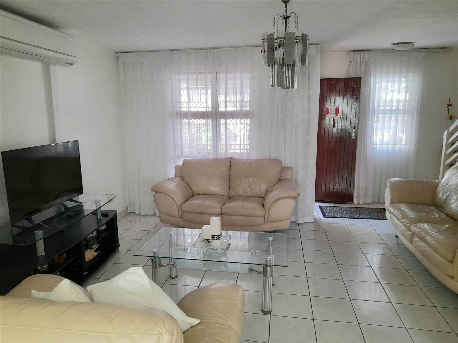 2 Bed Duplex in Tongaat Central photo number 5
