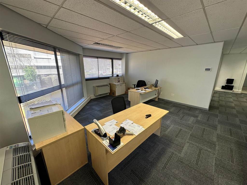 175  m² Commercial space in Pinelands photo number 7