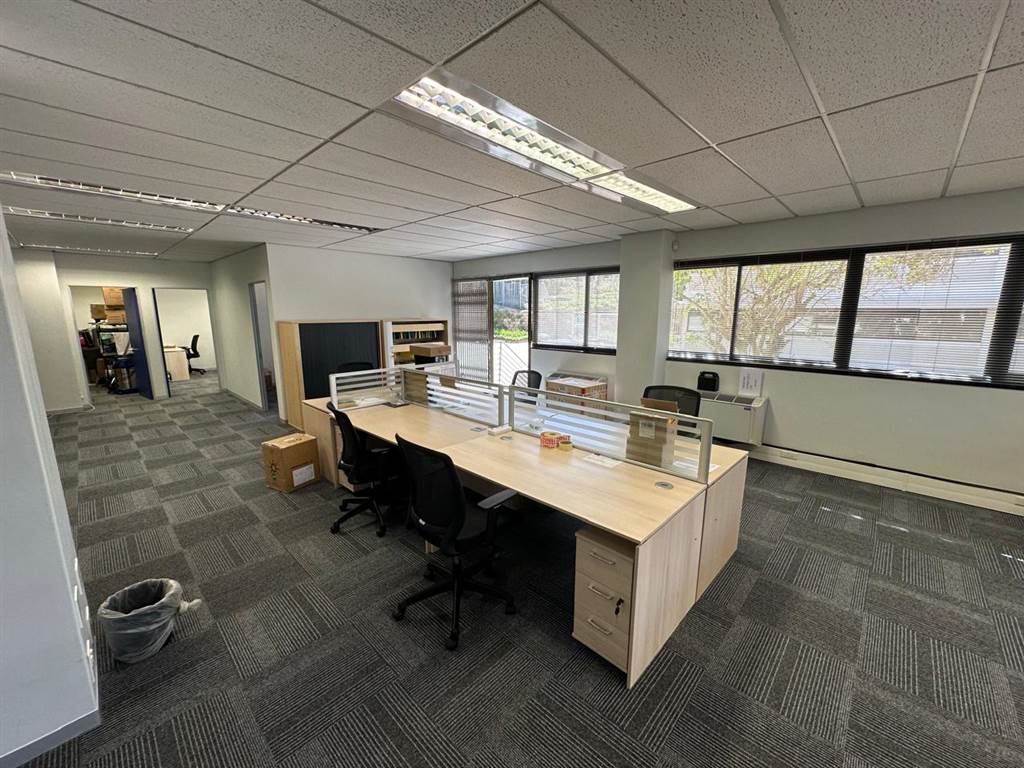 175  m² Commercial space in Pinelands photo number 12