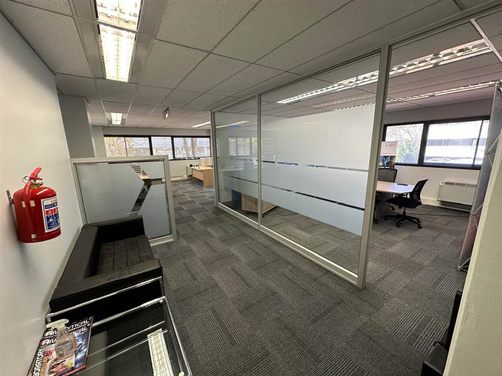 175  m² Commercial space in Pinelands photo number 14