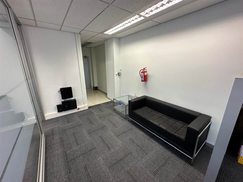 175  m² Commercial space in Pinelands photo number 13