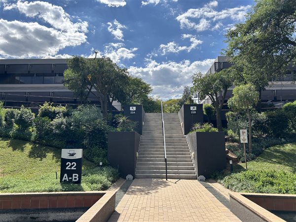 395  m² Commercial space in Woodmead
